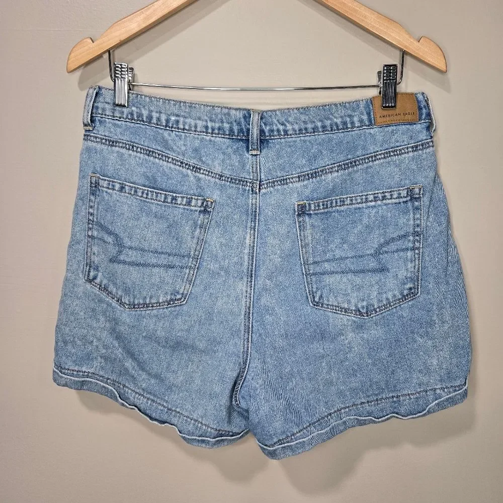 American Eagle Outfitters Women's Blue Denim Mom Shorts
